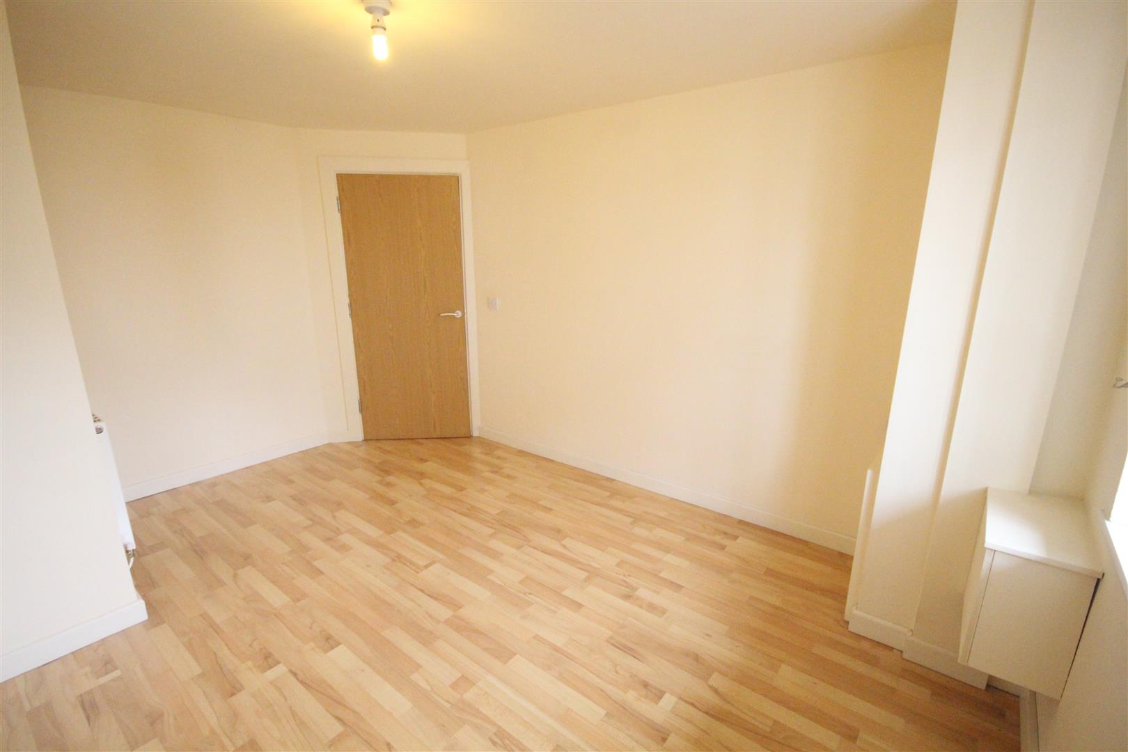 2 bedroom apartment SSTC in Colne - IMG_3456.jpg